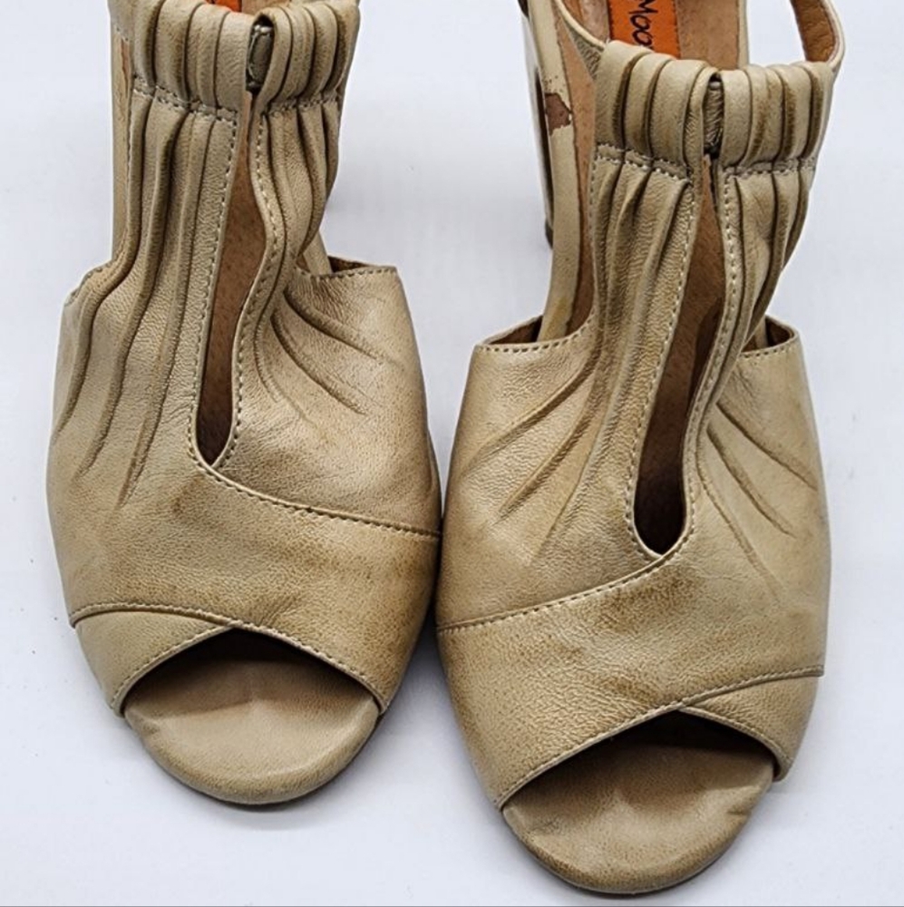 Miz Mooz Women's Tan Leather Heels